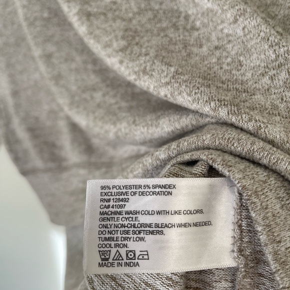 Greg Norman Quarter Zip Sweater - Picture 4 of 5